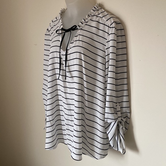 Women’s blouse new no tags size XL.  #5 - Picture 3 of 8